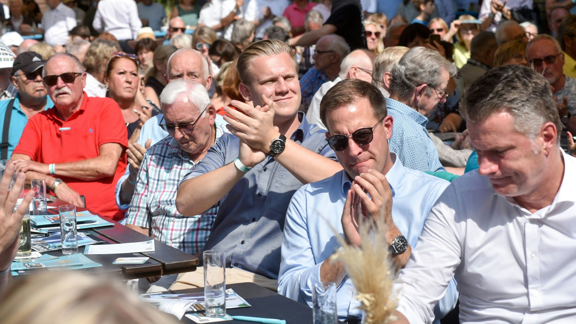 Viele Interessierte waren in den historischen Kaiserbahnhof gekommen, um den CDU-Ministerpräsidenten persönlich zu erleben.