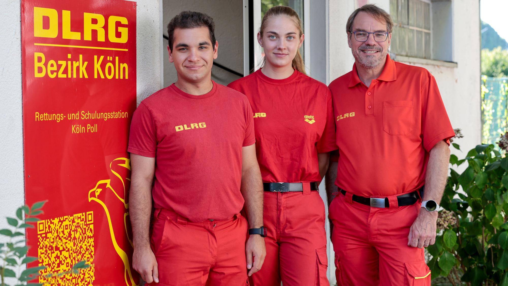 Kian Shahbodaghi (von links), Katharina Schmeißer und Alexander Lustig sind Rettungsschwimmende beim DLRG.