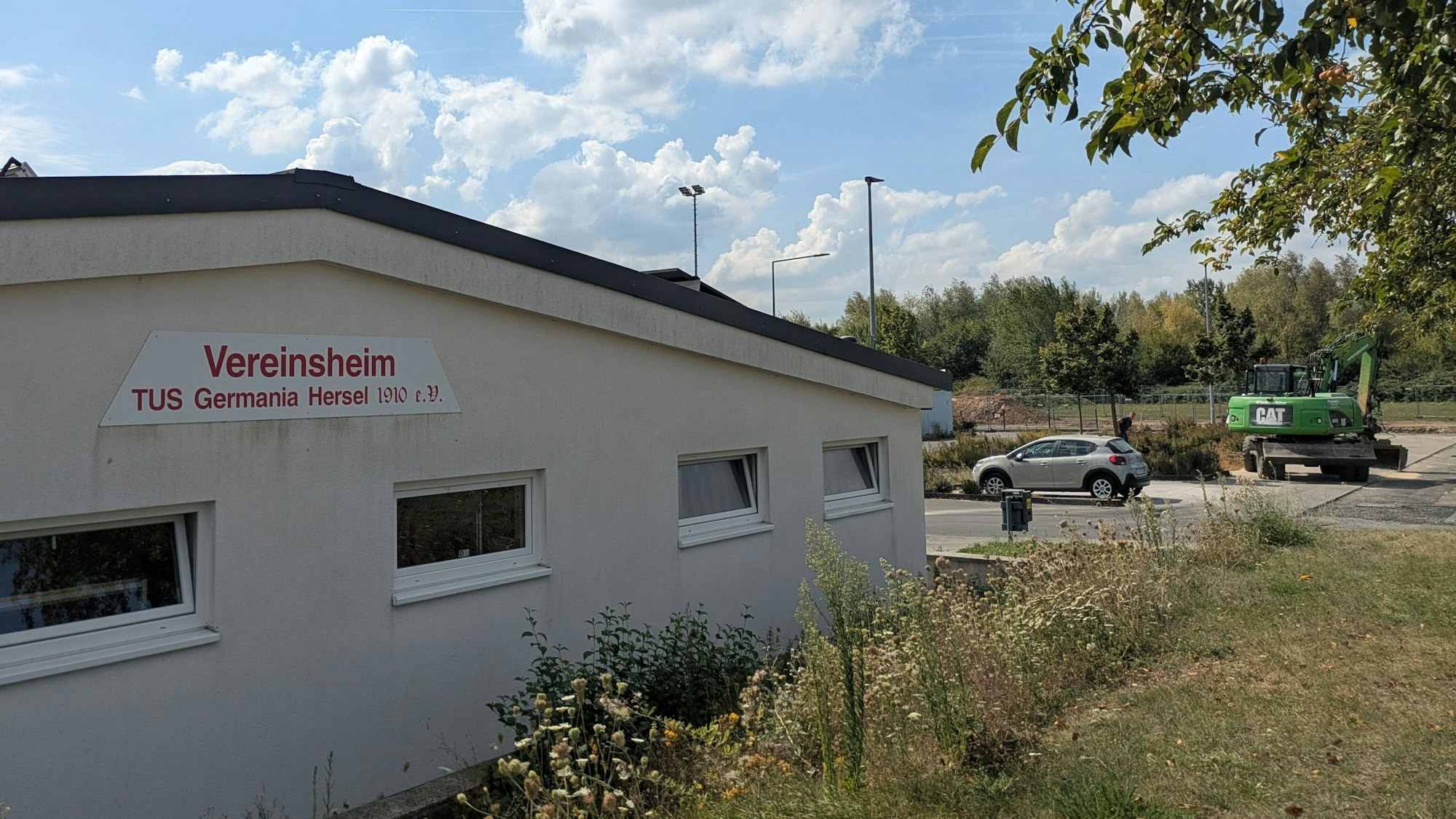 Den Parkplatz hätte der Verein für die Sportwoche gebraucht, das lag aber Baumaterial.