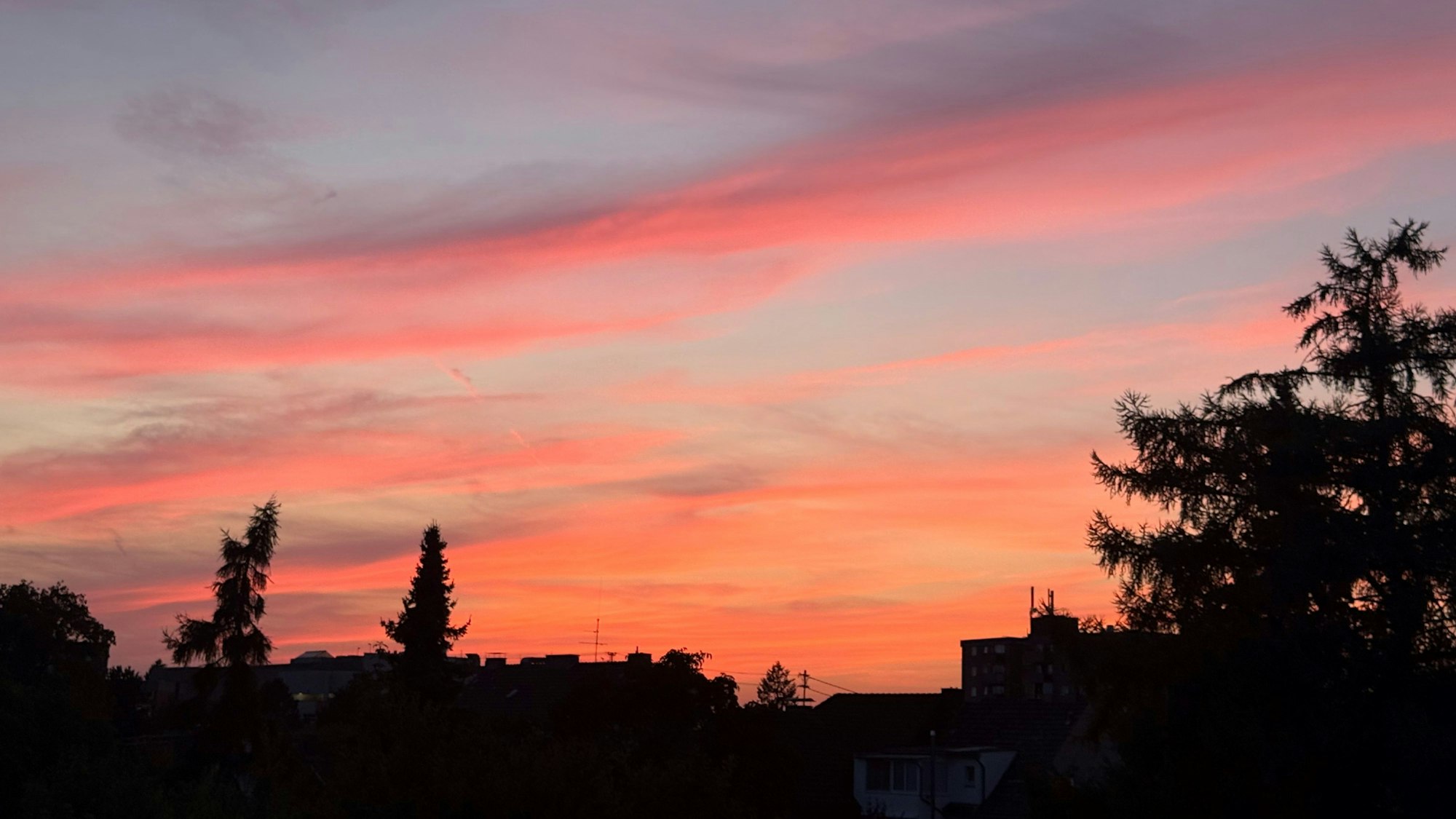 Sonnenuntergänge bieten tolle Farben im Wolkenspiel.
