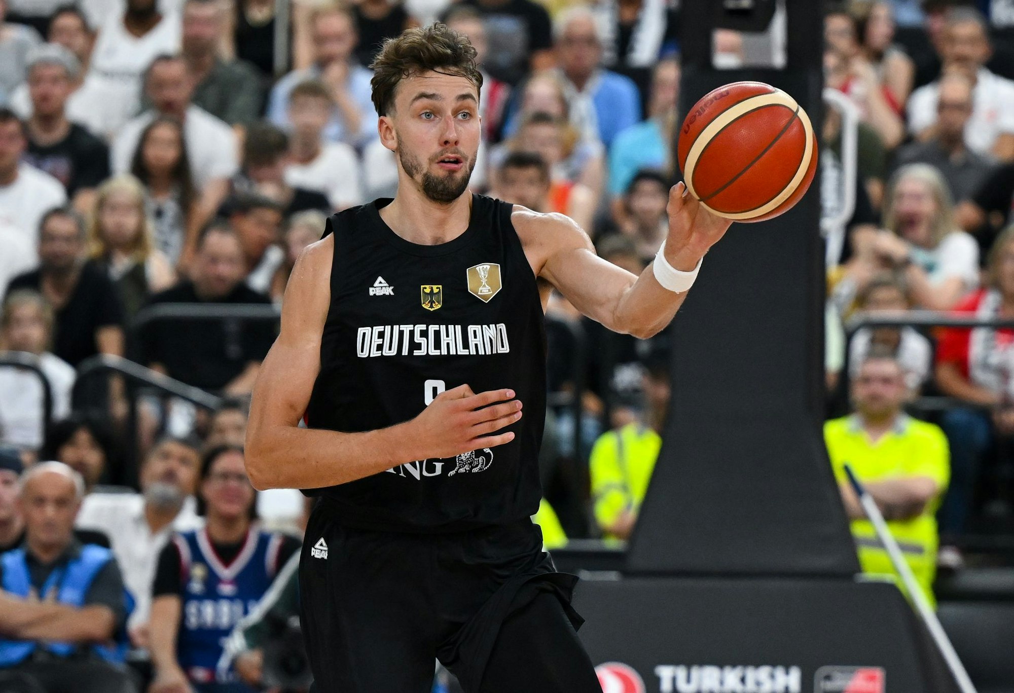 Franz Wagner und die deutschen Basketballer schlagen Spanien.