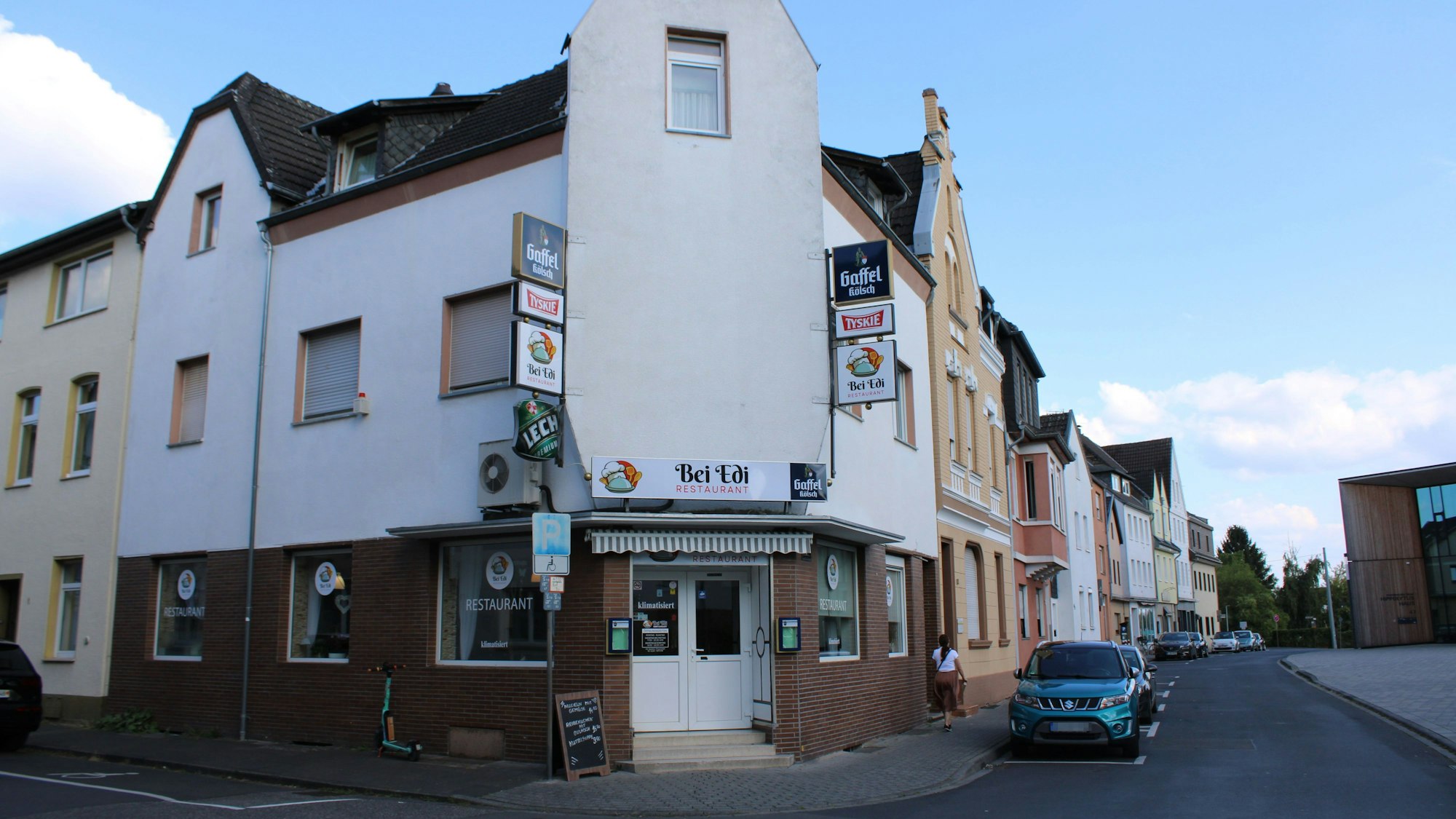 Das Restaurant „Bei Edi“ ist zentral an der Troisdorfer Hippolytusstraße gelegen.