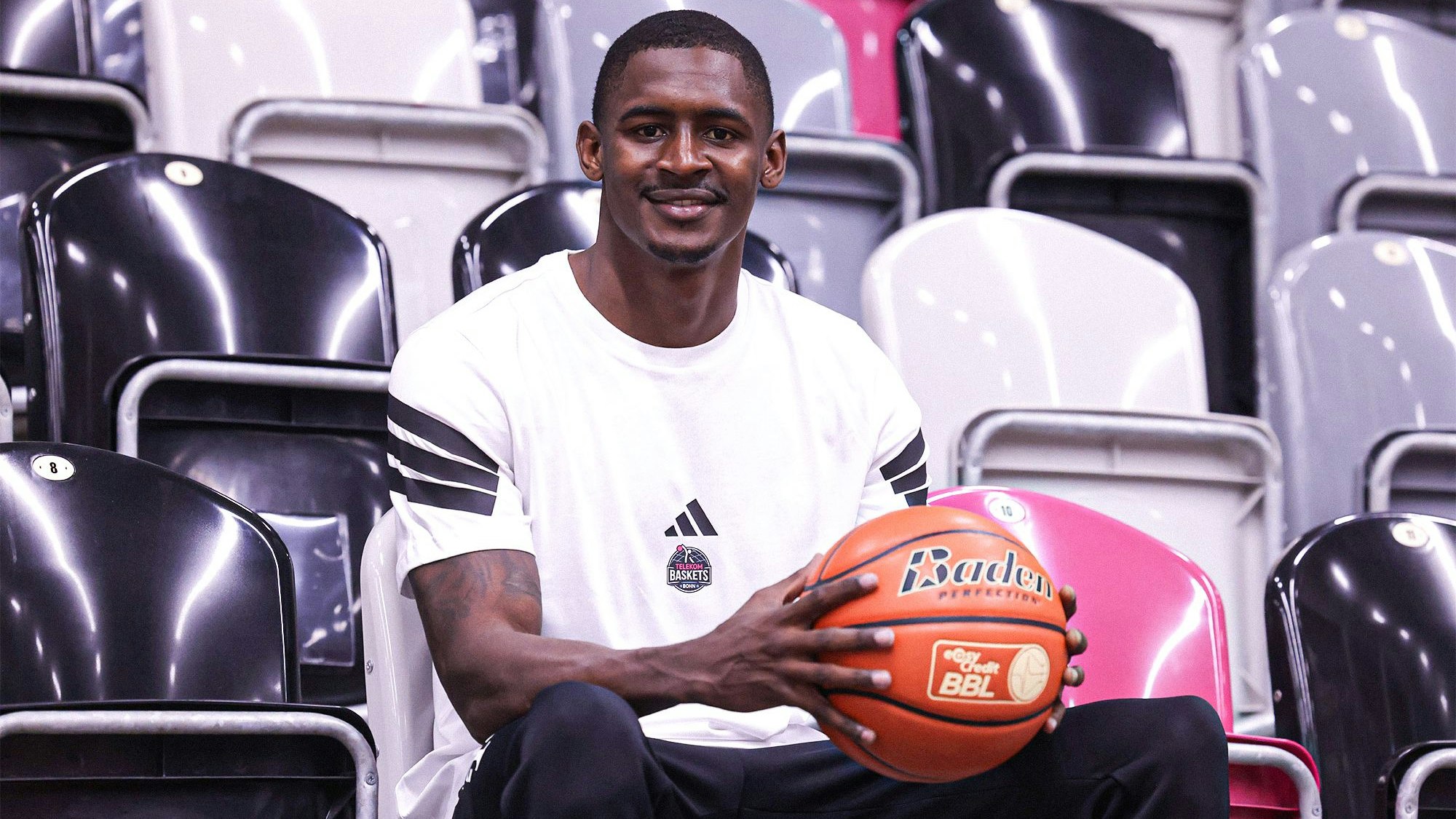 Aufbauspieler Jordan Harris unterstützt die Baskets bis Ende November, dann soll Zach Cooks wieder fit sein.