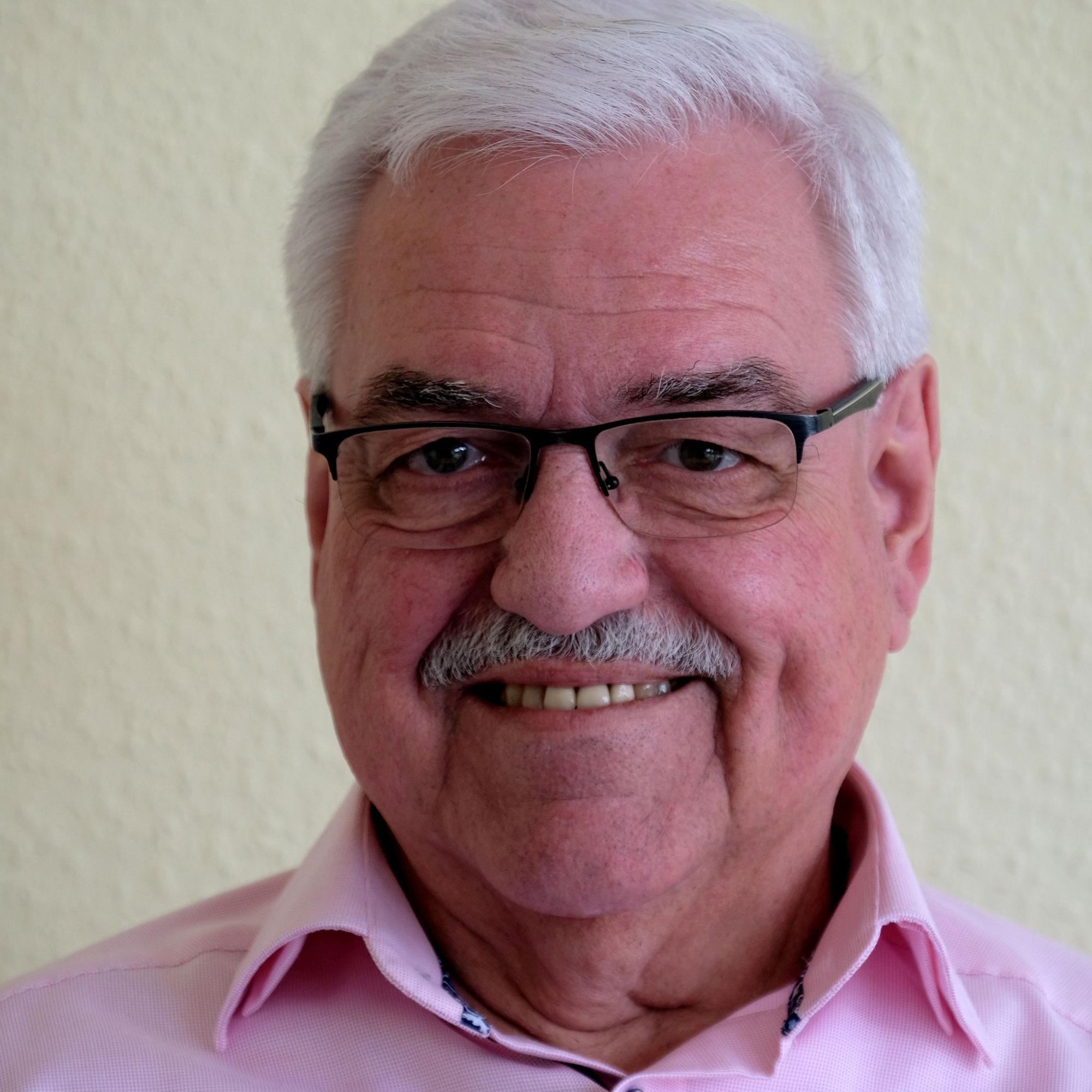 Portraitfoto von Hans Peter Nußbaum.