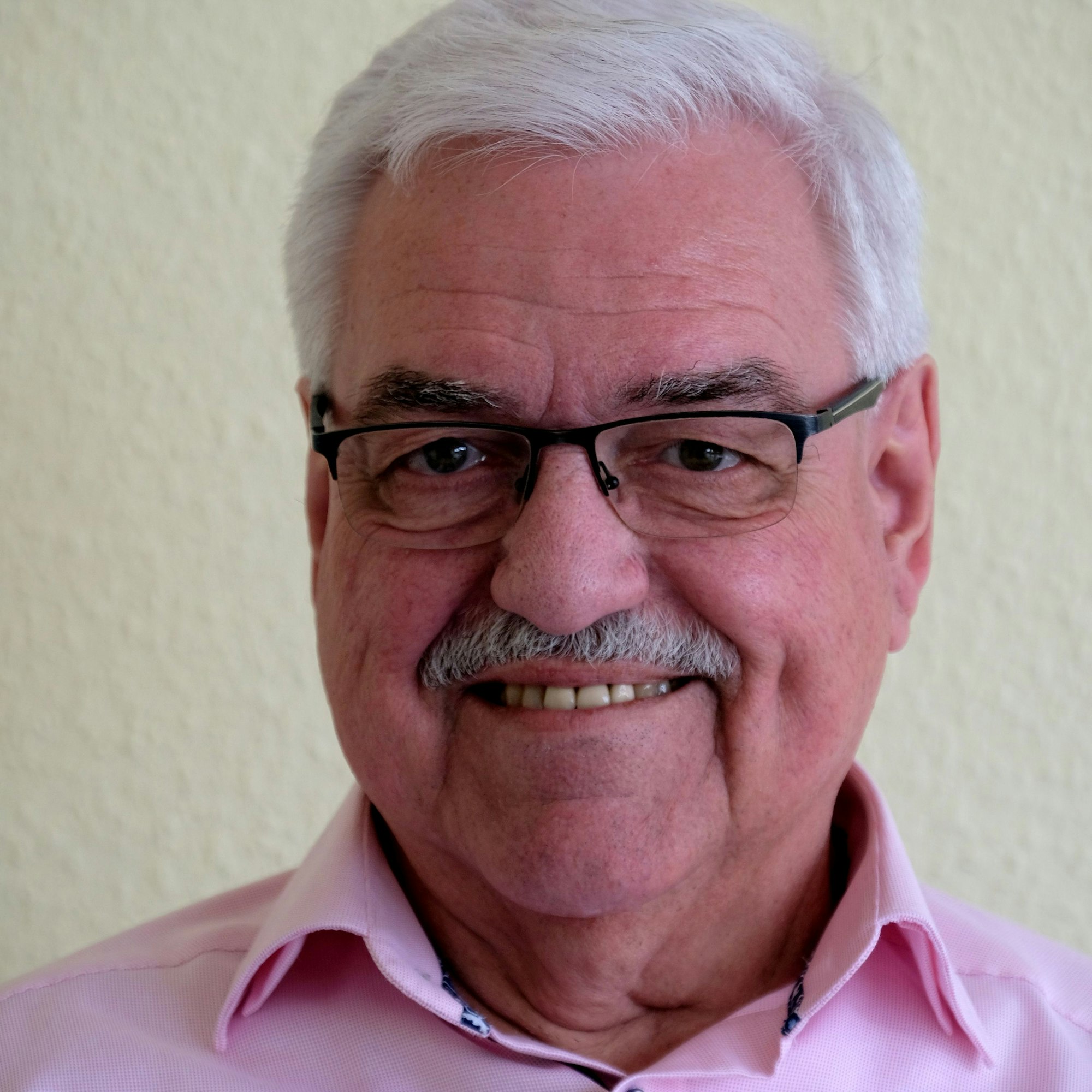 Portraitfoto von Hans Peter Nußbaum.