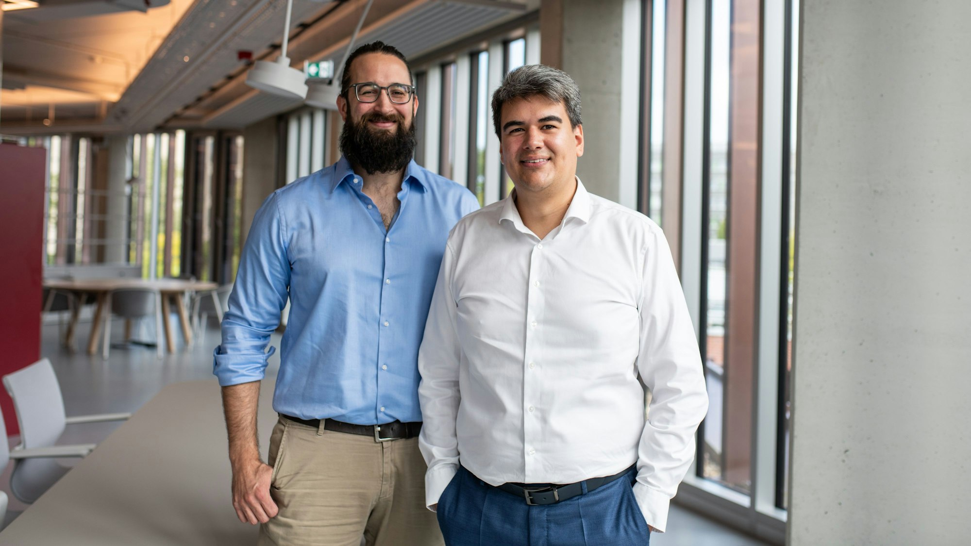 Die Detechgene Gründer Dr. Robin Bayer und Dr. Reza Esmaillie