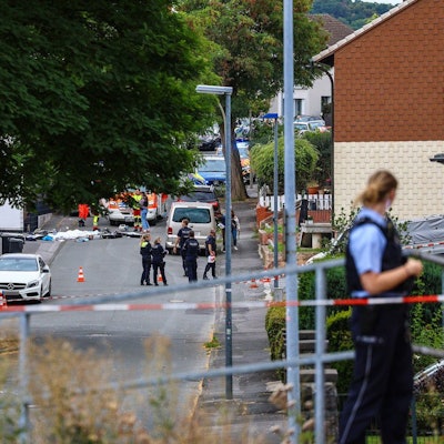 Nach Schüssen in Menden im Sauerland ist die Polizei im Großeinsatz.