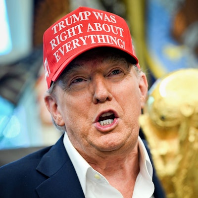 US-Präsident Donald Trump äußerte sich am Freitag (22. August) auch zum russischen Angriff auf eine US-Fabrik in der Ukraine.