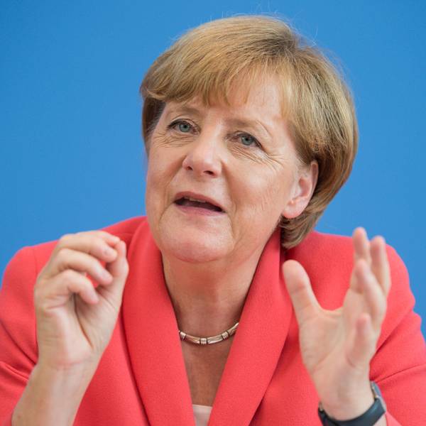 ARCHIV - 31.08.2015, Berlin: Bundeskanzlerin Angela Merkel (CDU) äußert sich am 31. August in der traditionellen Sommer-Pressekonferenz in Berlin. Bei dieser Gelegenheit sagt sie ihr berühmtes «Wir schaffen das». (zu dpa: «Zehn Jahre Streit um drei Worte – «Wir schaffen das»») Foto: Bernd von Jutrczenka/dpa +++ dpa-Bildfunk +++