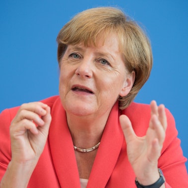 ARCHIV - 31.08.2015, Berlin: Bundeskanzlerin Angela Merkel (CDU) äußert sich am 31. August in der traditionellen Sommer-Pressekonferenz in Berlin. Bei dieser Gelegenheit sagt sie ihr berühmtes «Wir schaffen das».  (zu dpa: «Zehn Jahre Streit um drei Worte – «Wir schaffen das»») Foto: Bernd von Jutrczenka/dpa +++ dpa-Bildfunk +++
