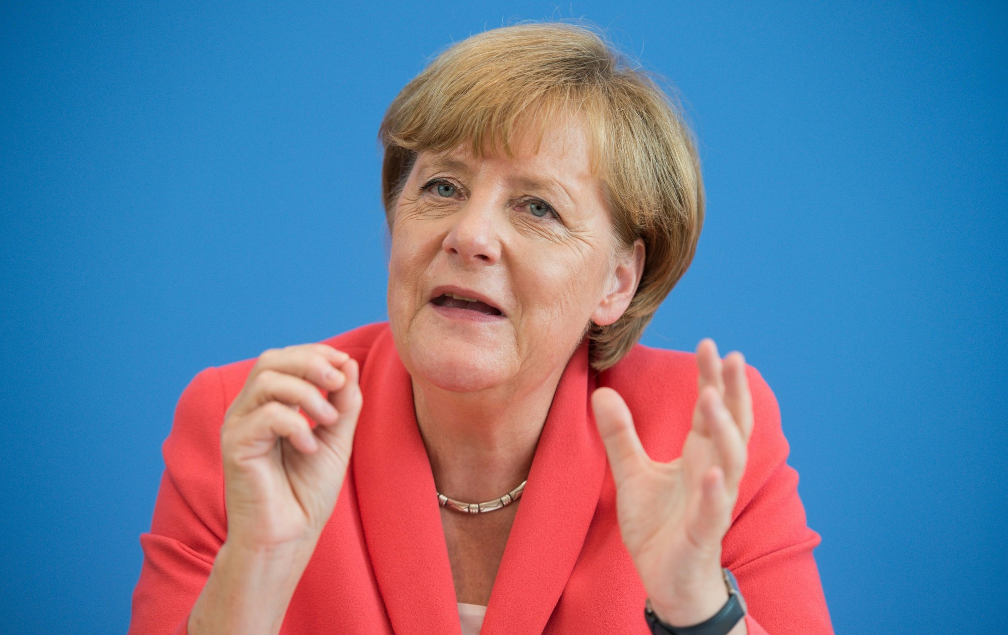 ARCHIV - 31.08.2015, Berlin: Bundeskanzlerin Angela Merkel (CDU) äußert sich am 31. August in der traditionellen Sommer-Pressekonferenz in Berlin. Bei dieser Gelegenheit sagt sie ihr berühmtes «Wir schaffen das». (zu dpa: «Zehn Jahre Streit um drei Worte – «Wir schaffen das»») Foto: Bernd von Jutrczenka/dpa +++ dpa-Bildfunk +++
