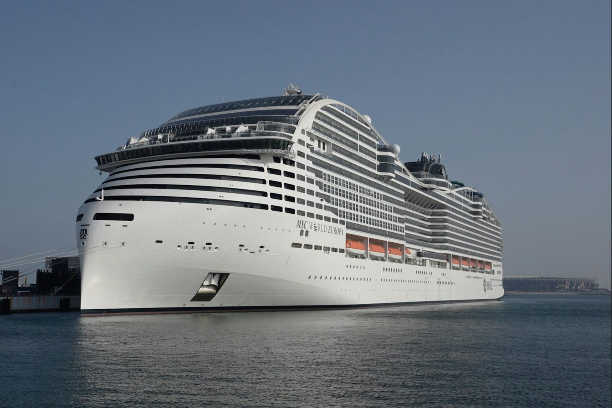 Das Schiff hat den Hafen in Neapel erreicht. (Symbolbild)
