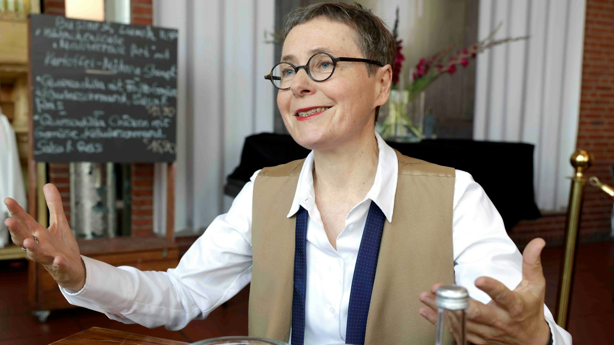 Die Autorin Angela Steidele