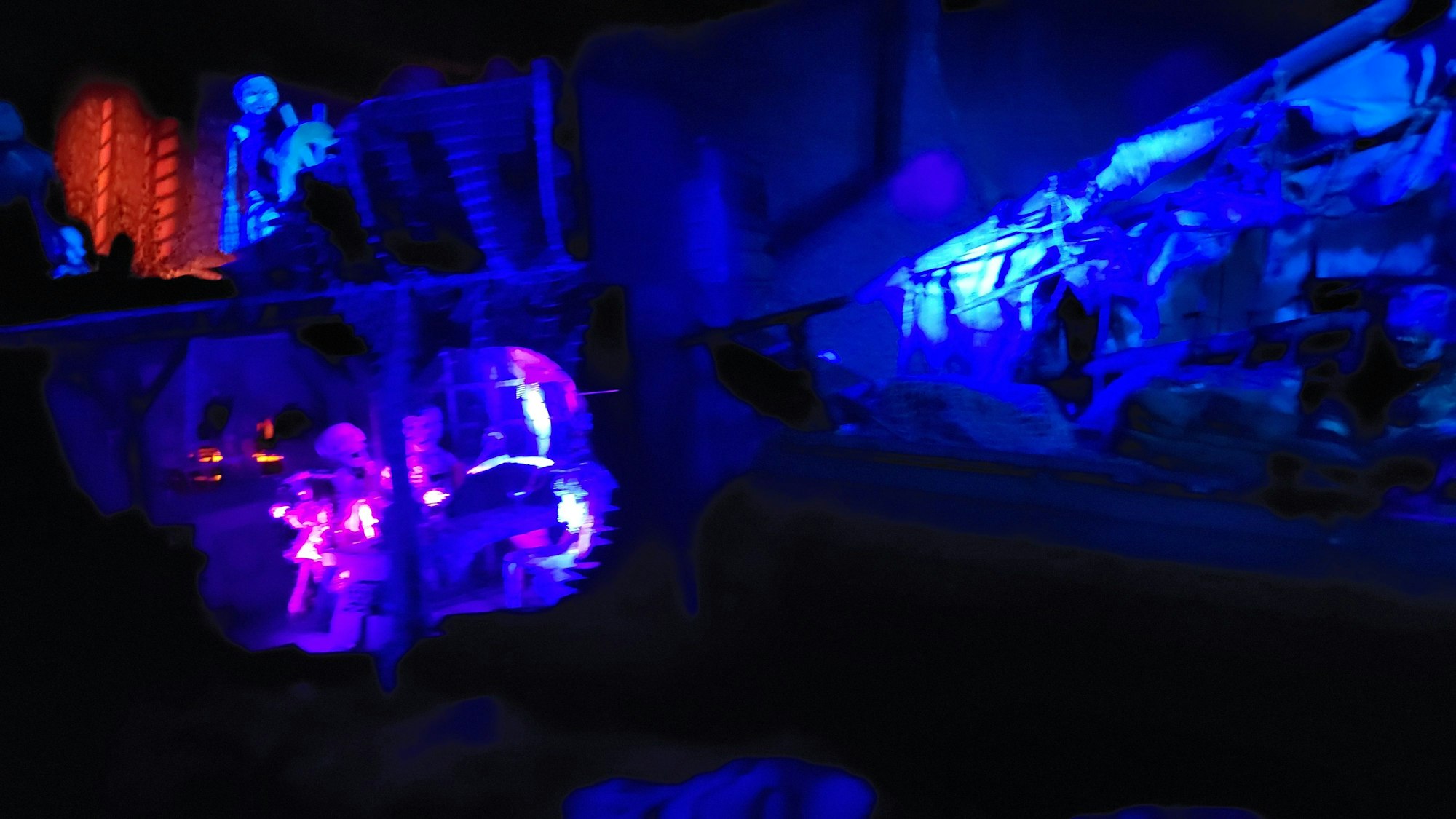 Viele Gäste im Phantasialand freuen sich traditionell auf die erste Fahrt mit der Geister Rikscha.