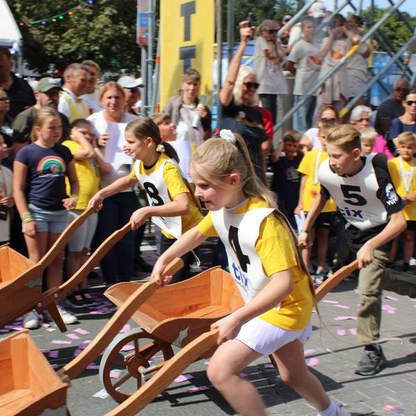 Wahlscheider Kirmes - Schörreskarrenrennen