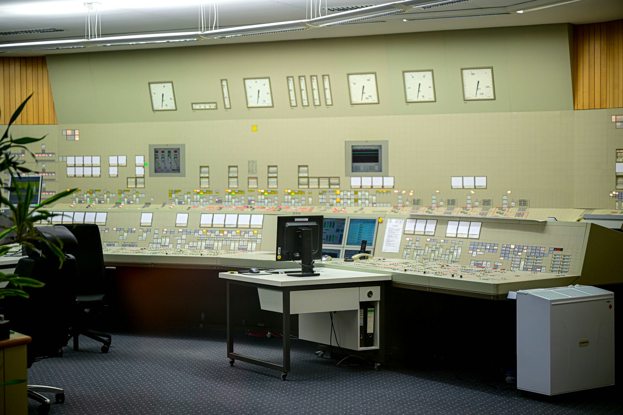 Der Kontrollraum vom Kernkraftwerk Emsland des Energiekonzerns RWE.