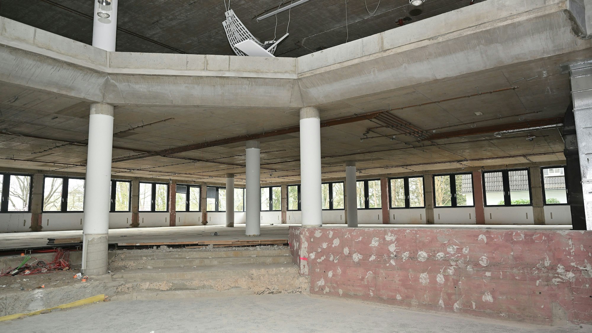 Das entkernte AOK-Gebäude an der Bensberger Straße hat einen neuen Eigentümer.