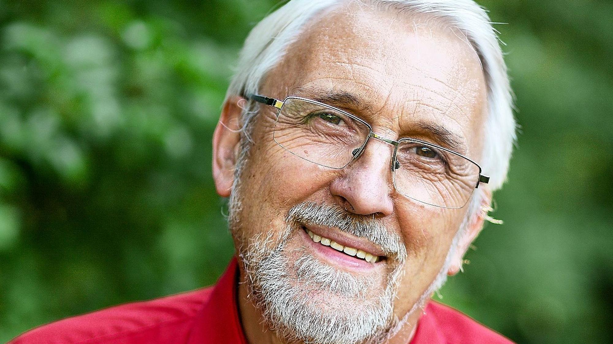 Das Proträtbild zeigt Gerhard Mayer.