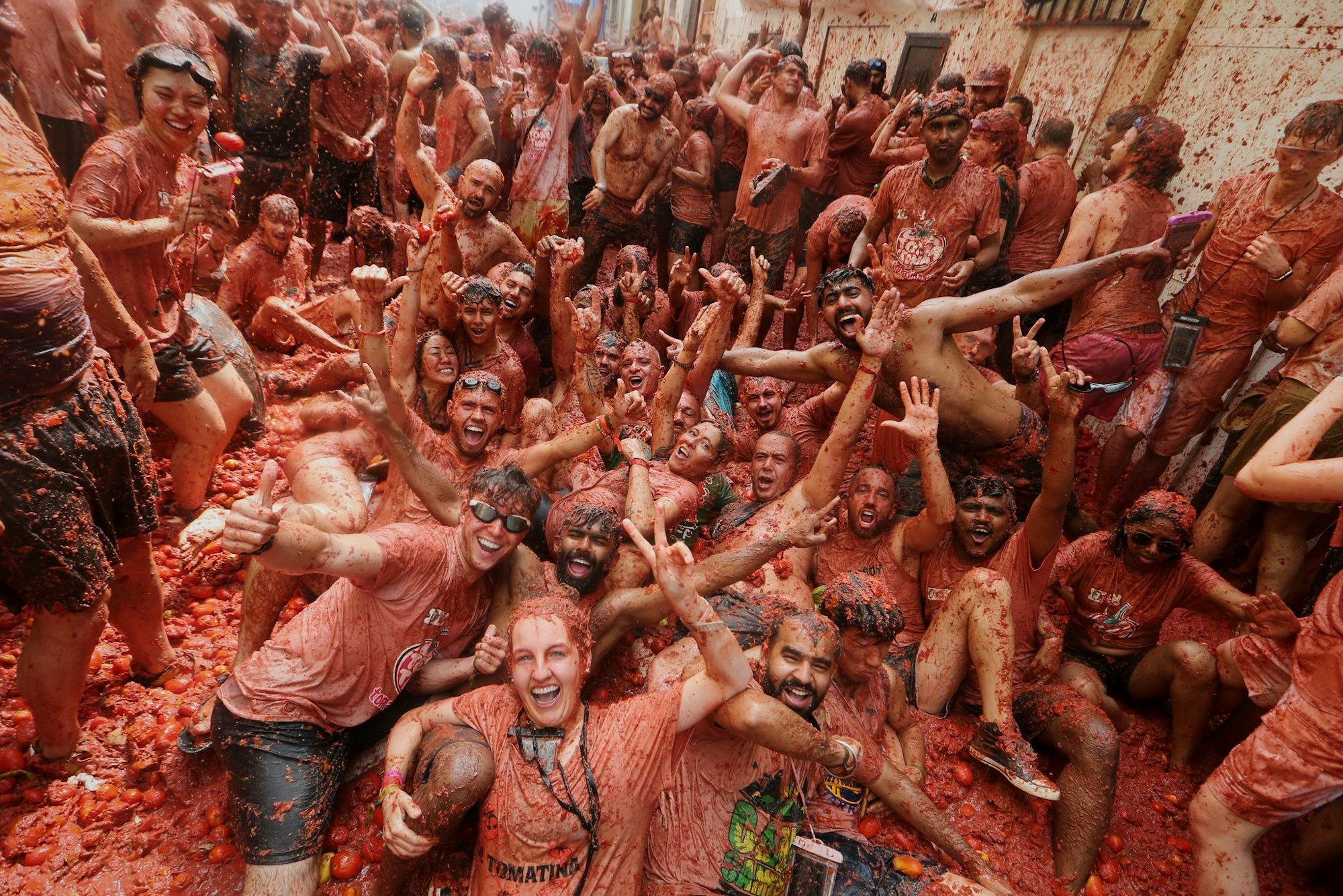 La «Tomatina» gilt als die größte Lebensmittelschlacht der Welt.