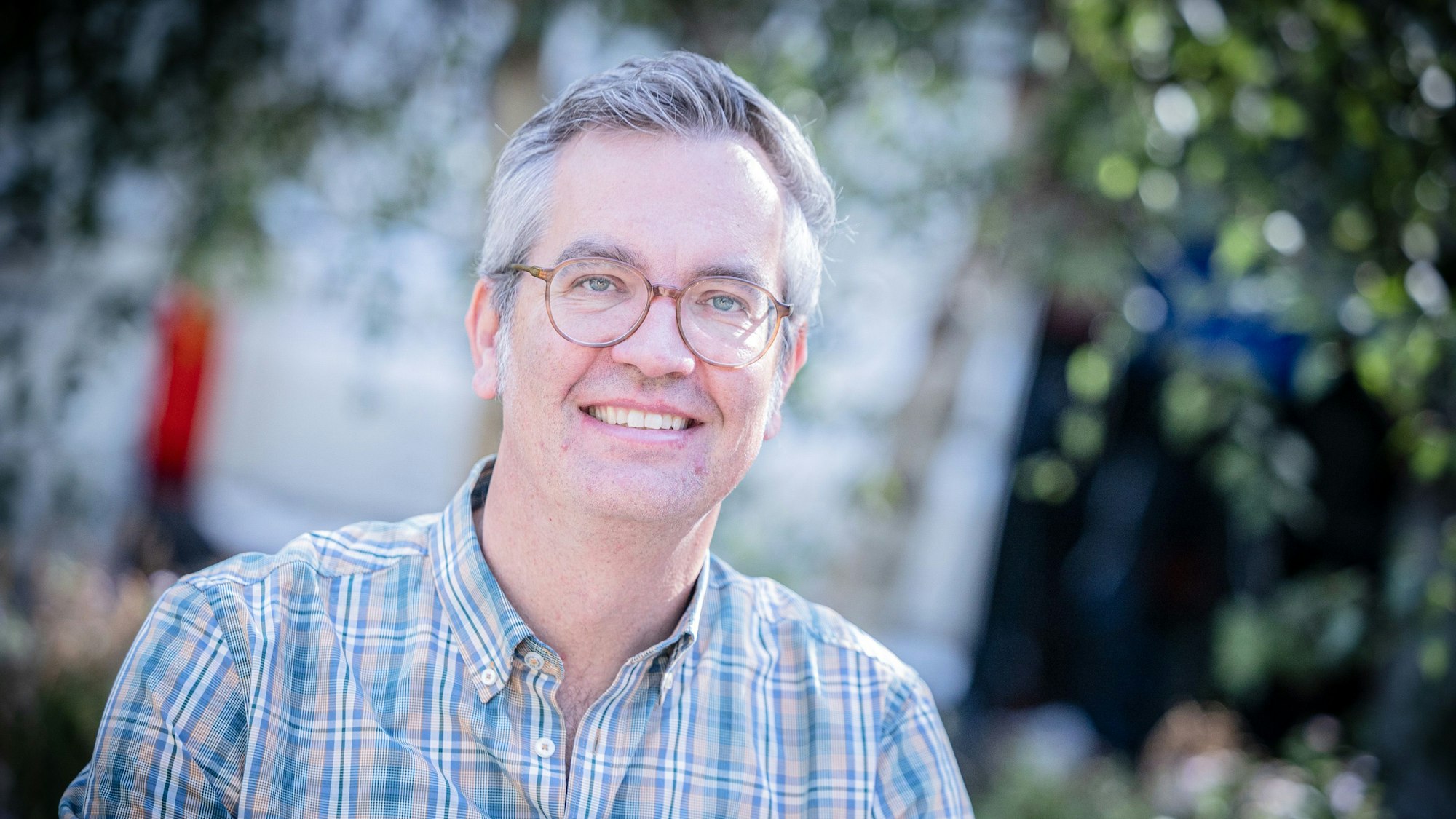 Digitalunternehmer Lars Wolfram (48) kandidiert für Volt bei der Oberbürgermeisterwahl in Köln.