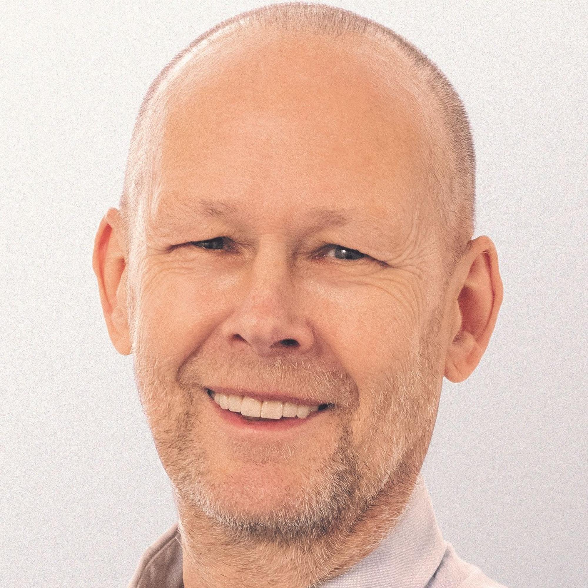 Das Porträtbild zeigt Harald Leinweber.