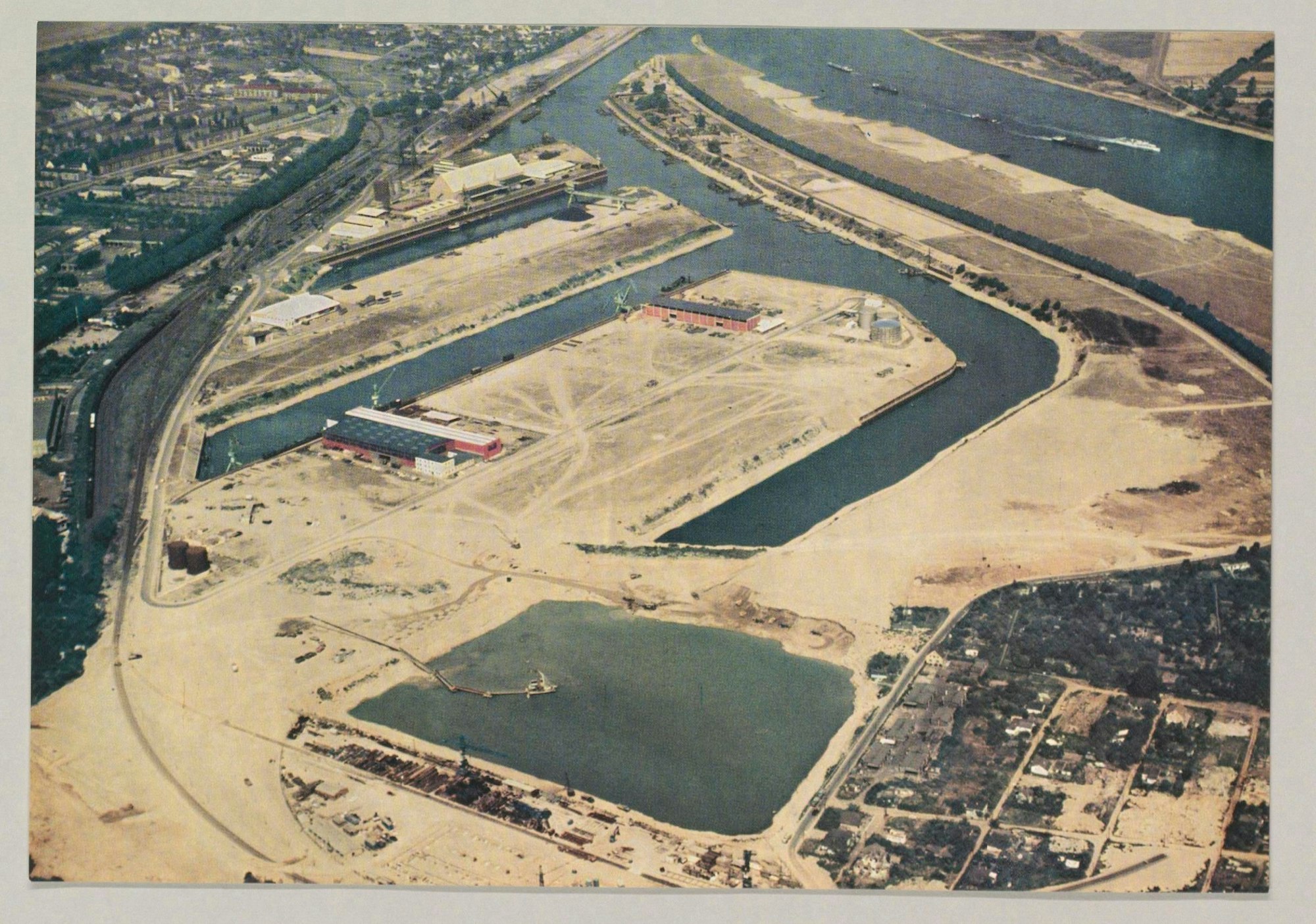 Luftaufnahme des Hafens Köln-Niehl 1964