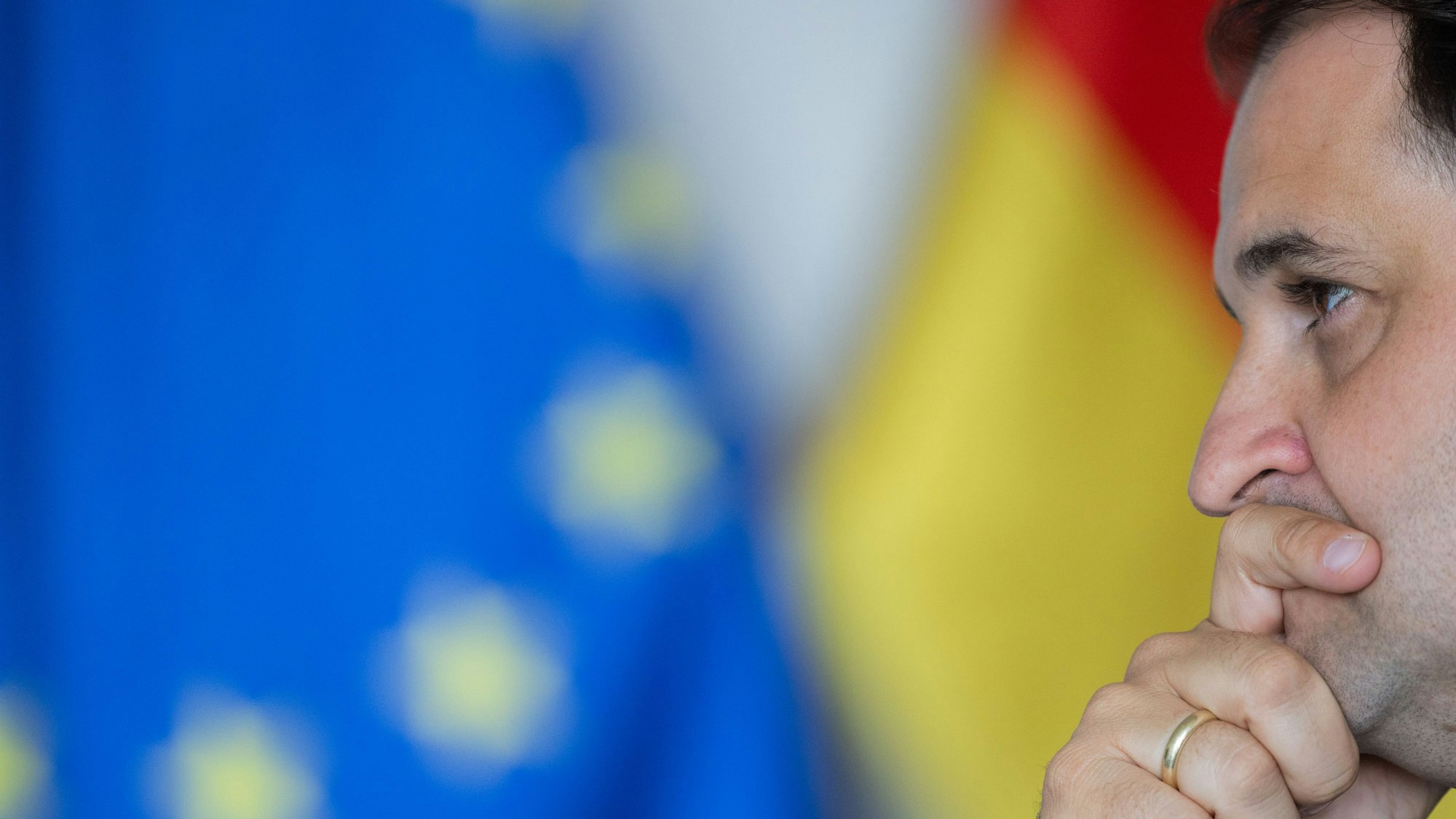 Nathanael Liminski (CDU), Minister für Bundes- und Europaangelegenheiten, Internationales sowie Medien und Chef der Staatskanzlei, plädiert für Kompromisse in der Politik.