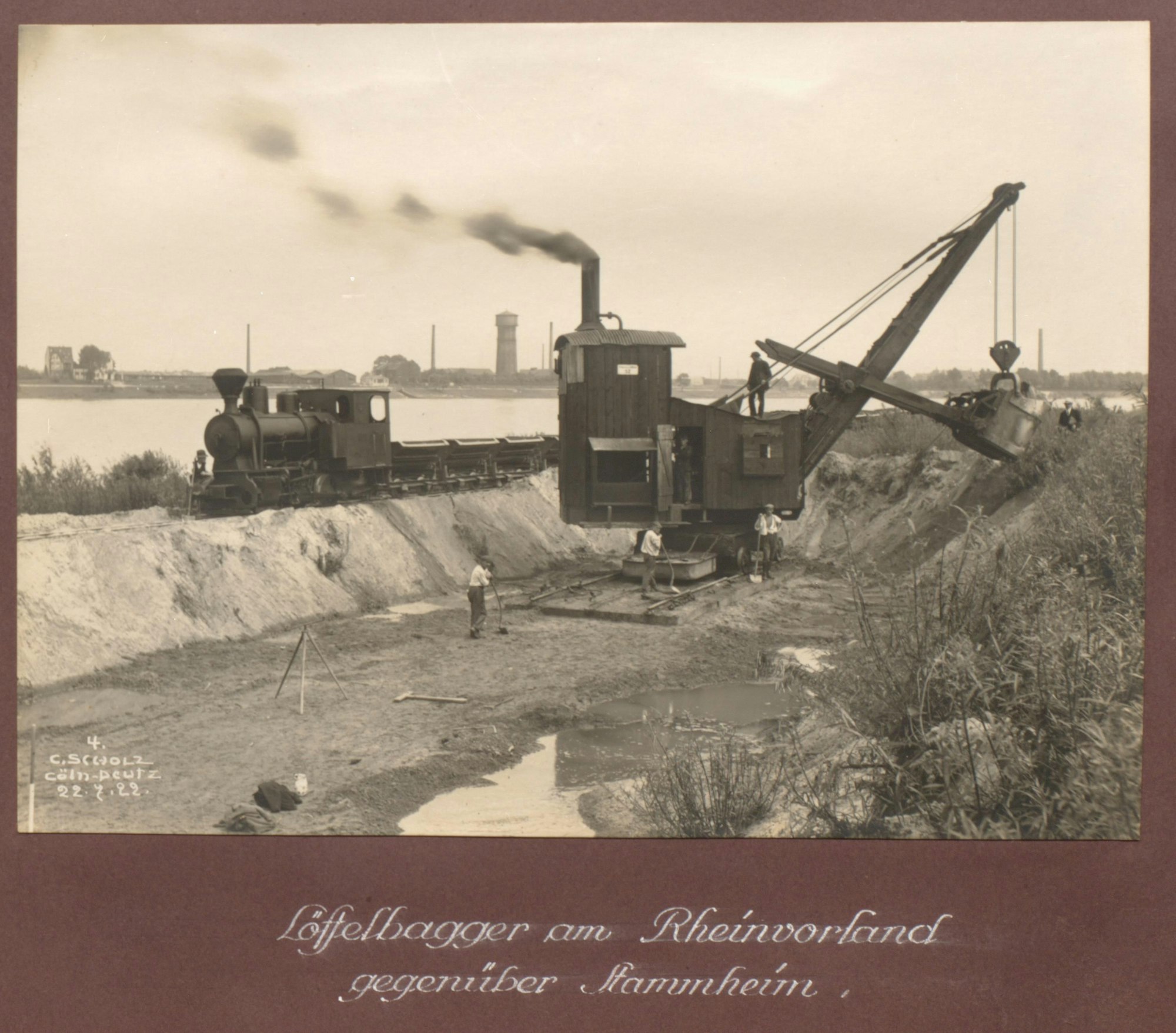 Schwarz-Weiß-Aufnahme vom Bau des Hafens in Köln Niehl aus dem Jahr 1922