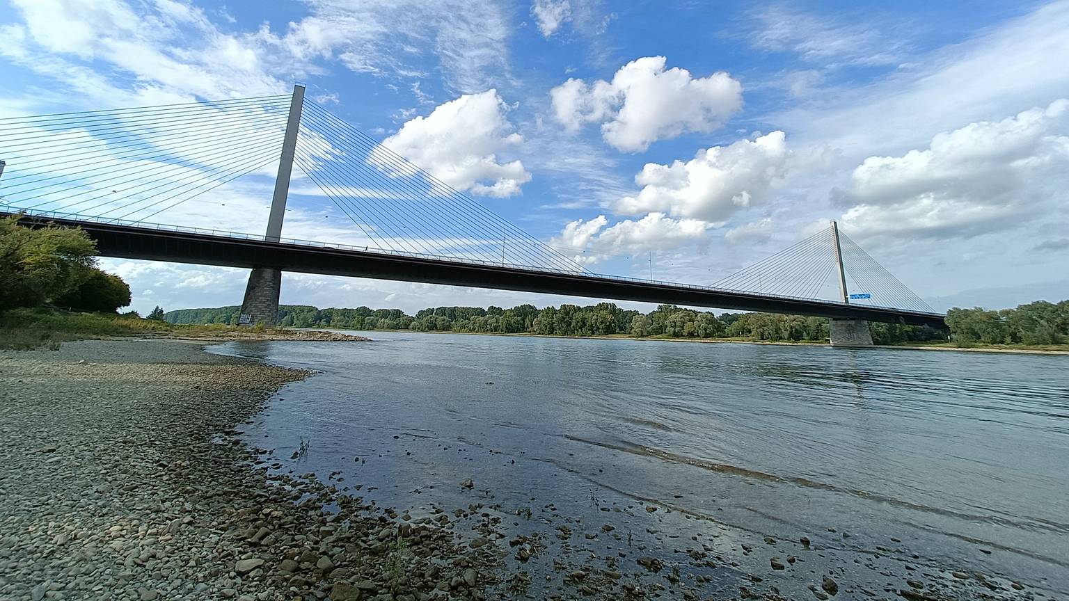 Erhebliche Einschränkungen soll es ab Mitte Januar für den Verkehr auf der Bonner Nordbrücke geben.