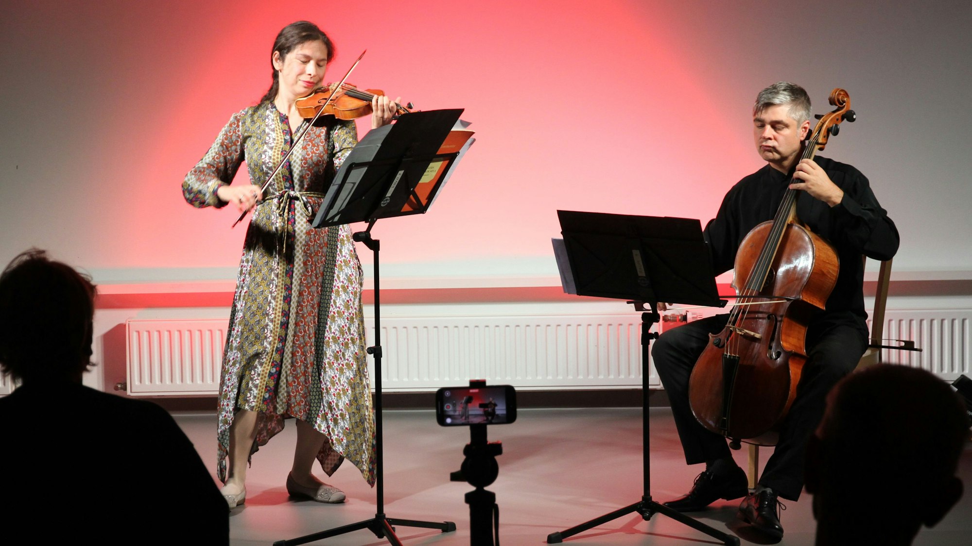 „Saitenfeuer“, Konzert im Kunsthaus Troisdorf mit Anna Dmitrieva (Violine) und Pavel Serbin (Cello)