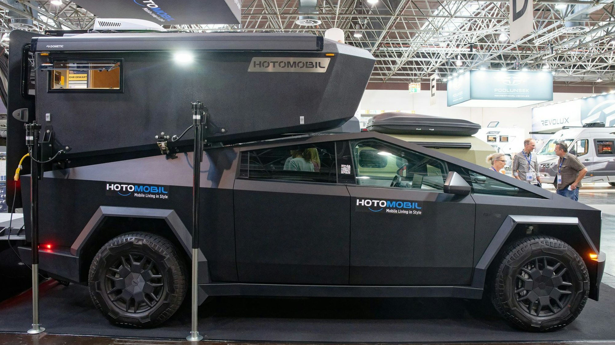 Cyberglad heißt der absetzbare Truck-Camper von Hotomobil, der in der Grundausstattung für zwei Personen ausgelegt ist.