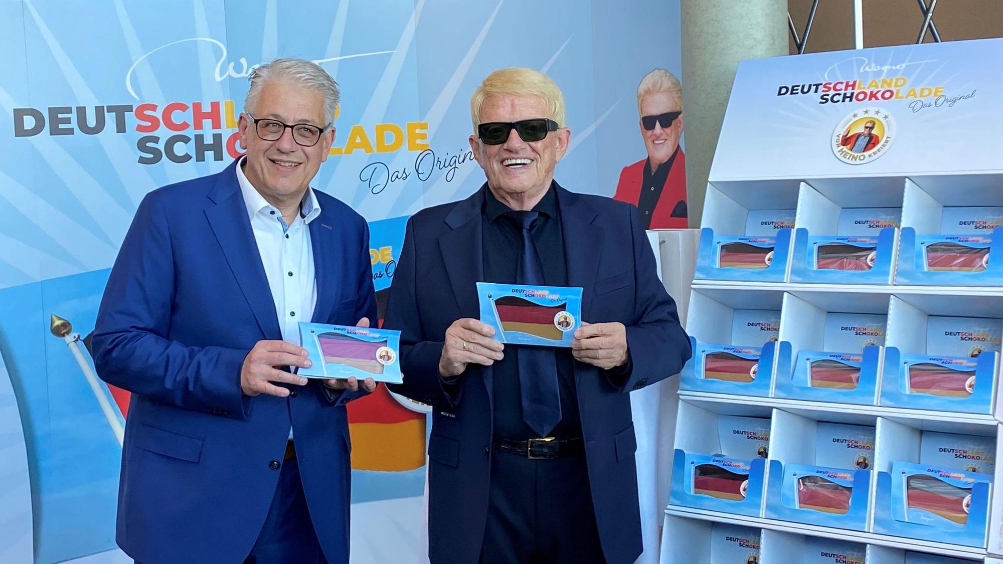 Heino und Jörg Wagner präsentieren „Deutschlandschokolade“
