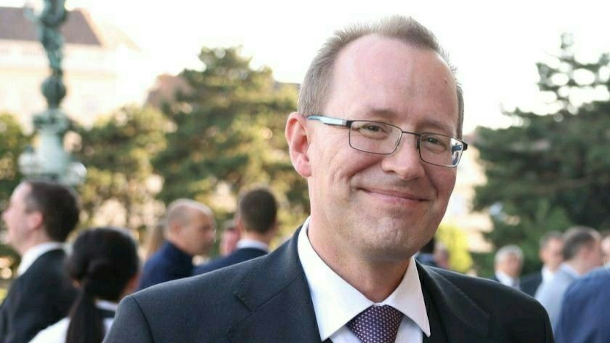 Hans Schlömer ist in Overath gut vernetzt. Das sieht er als Vorteil für das Amt des Bürgermeisters.