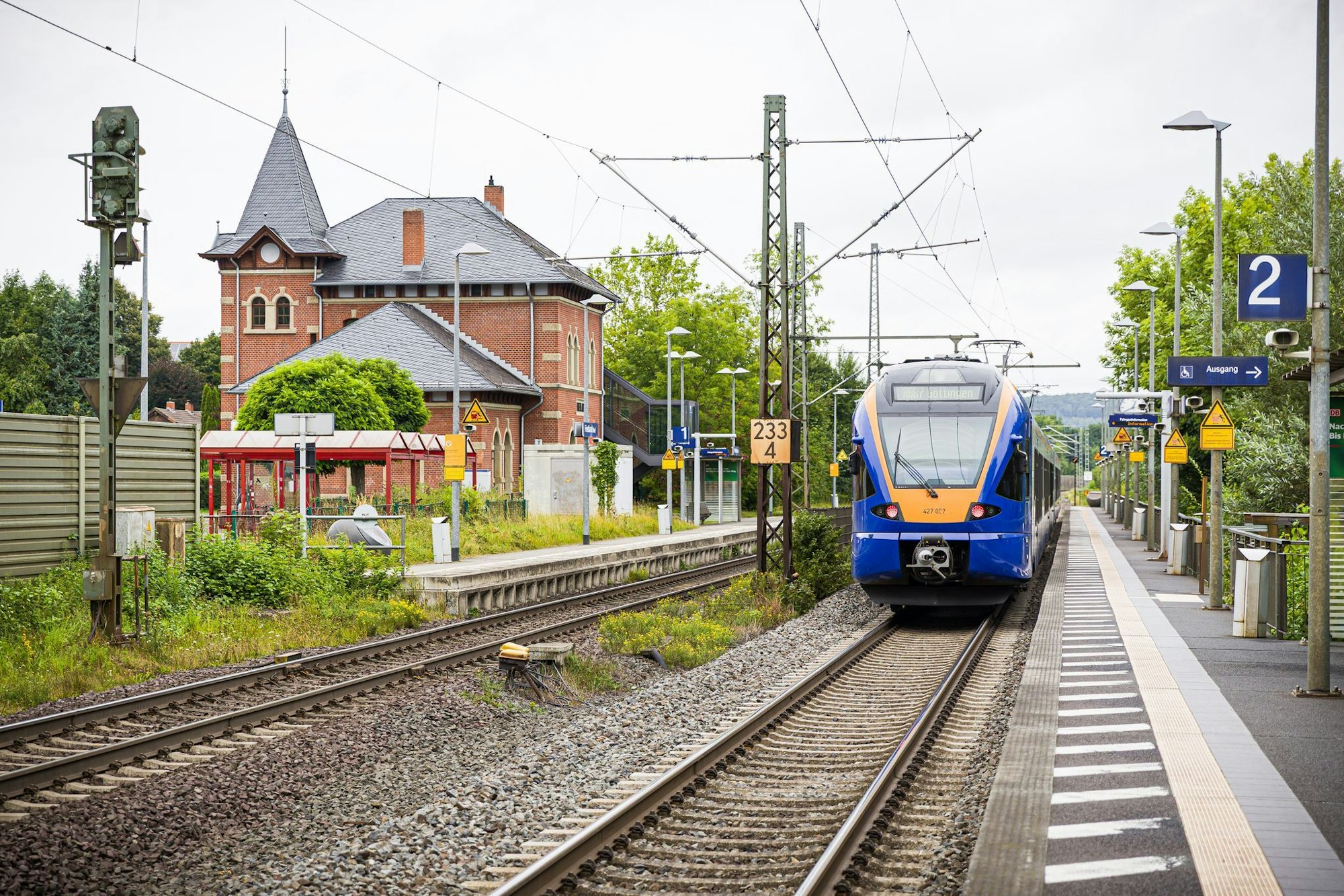 Die Ermittlungen zum Geschehen am Bahnhof Friedland dauern an.