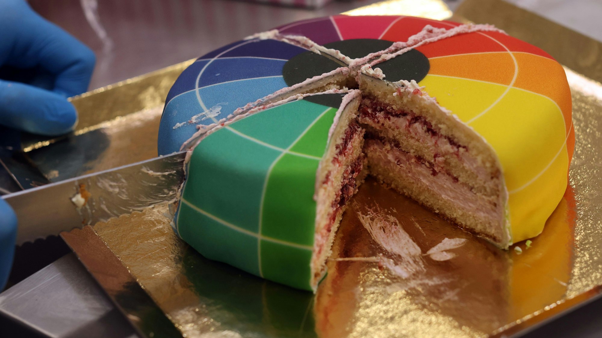 Individuell: Die Kundinnen und Kunden können das Aussehen ihrer Torte innerhalb gewisser Grenzen selbst bestimmen.