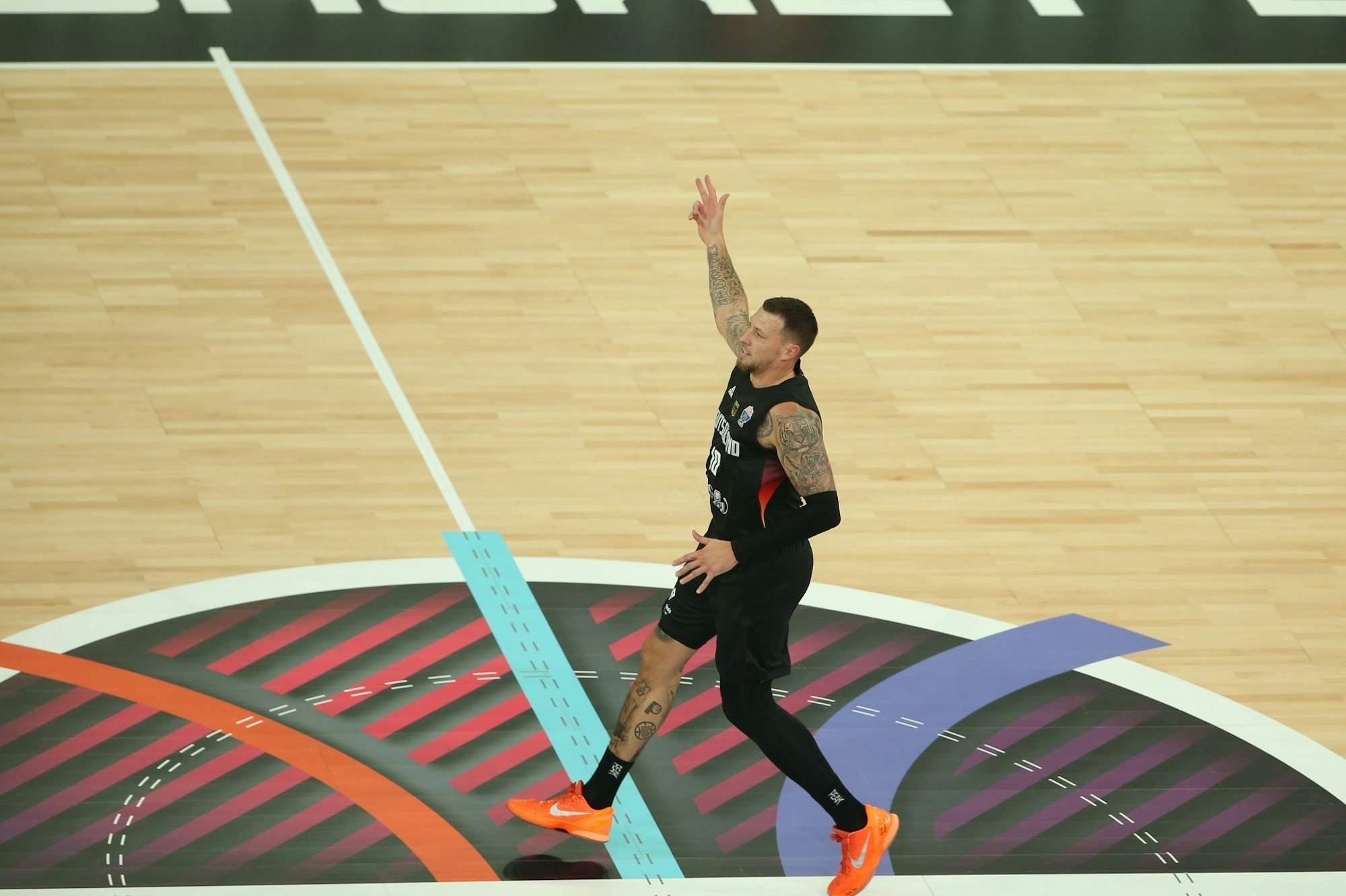 Ist mit Schröder befreundet: Daniel Theis.