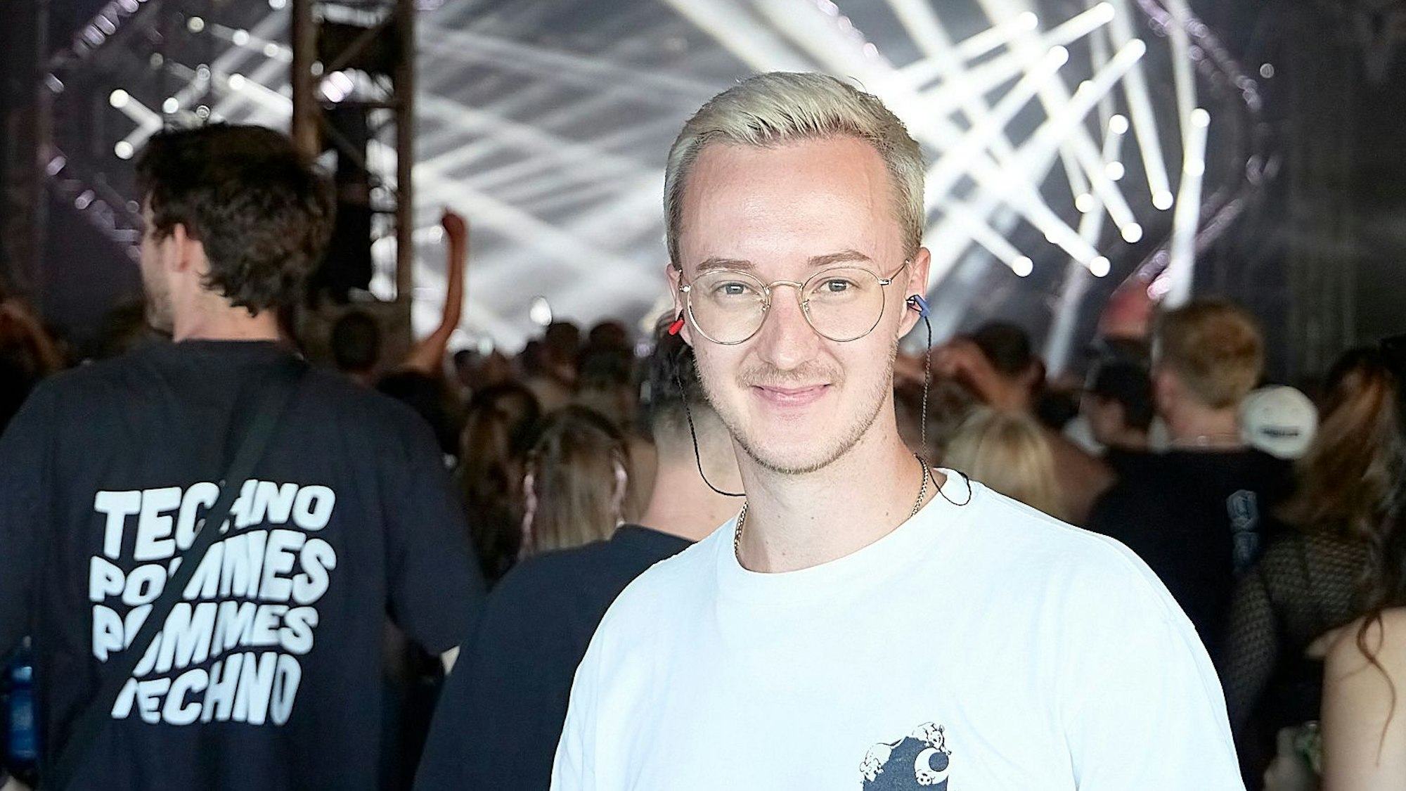 Yannic Groell steht vor der Core-Stage.