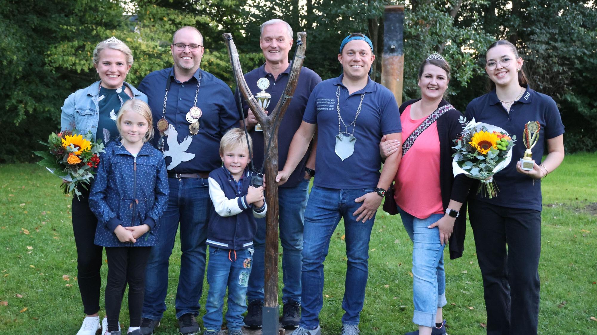 Ein Gruppenfoto der Sieger des diesjährigen Fletschenfestes.