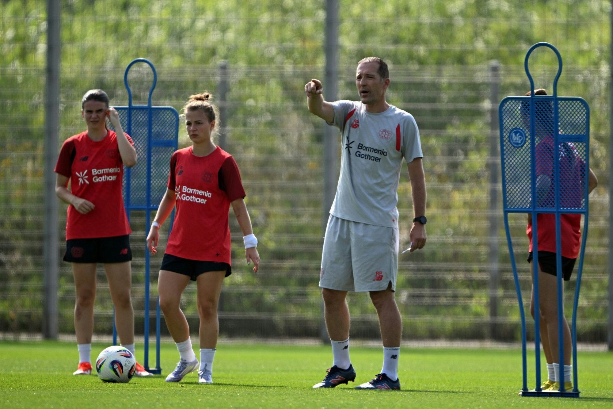 Mit Leverkusen will Pätzold Schritt für Schritt an die Top-Drei der Liga heranzurücken.