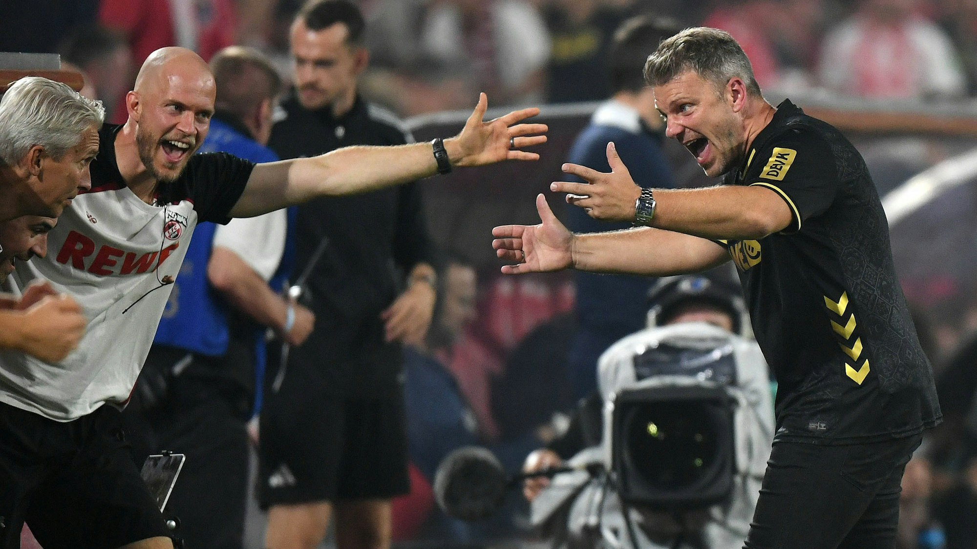 Trainer Lukas Kwasniok (rechts) mit seinen Co-Trainern Frank Kaspari (links) und Rene Wagner (Mitte).