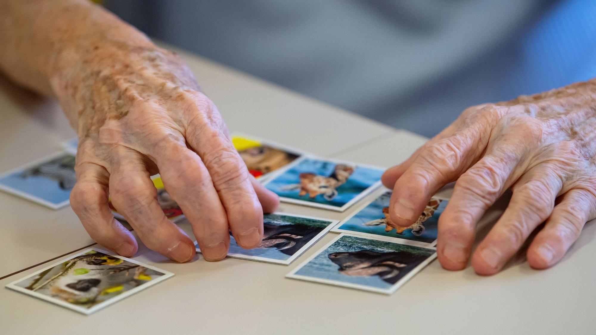 Störungen des Gedächtnisses können erste Anzeichen für eine Demenz-Erkrankung wie Alzheimer sein.