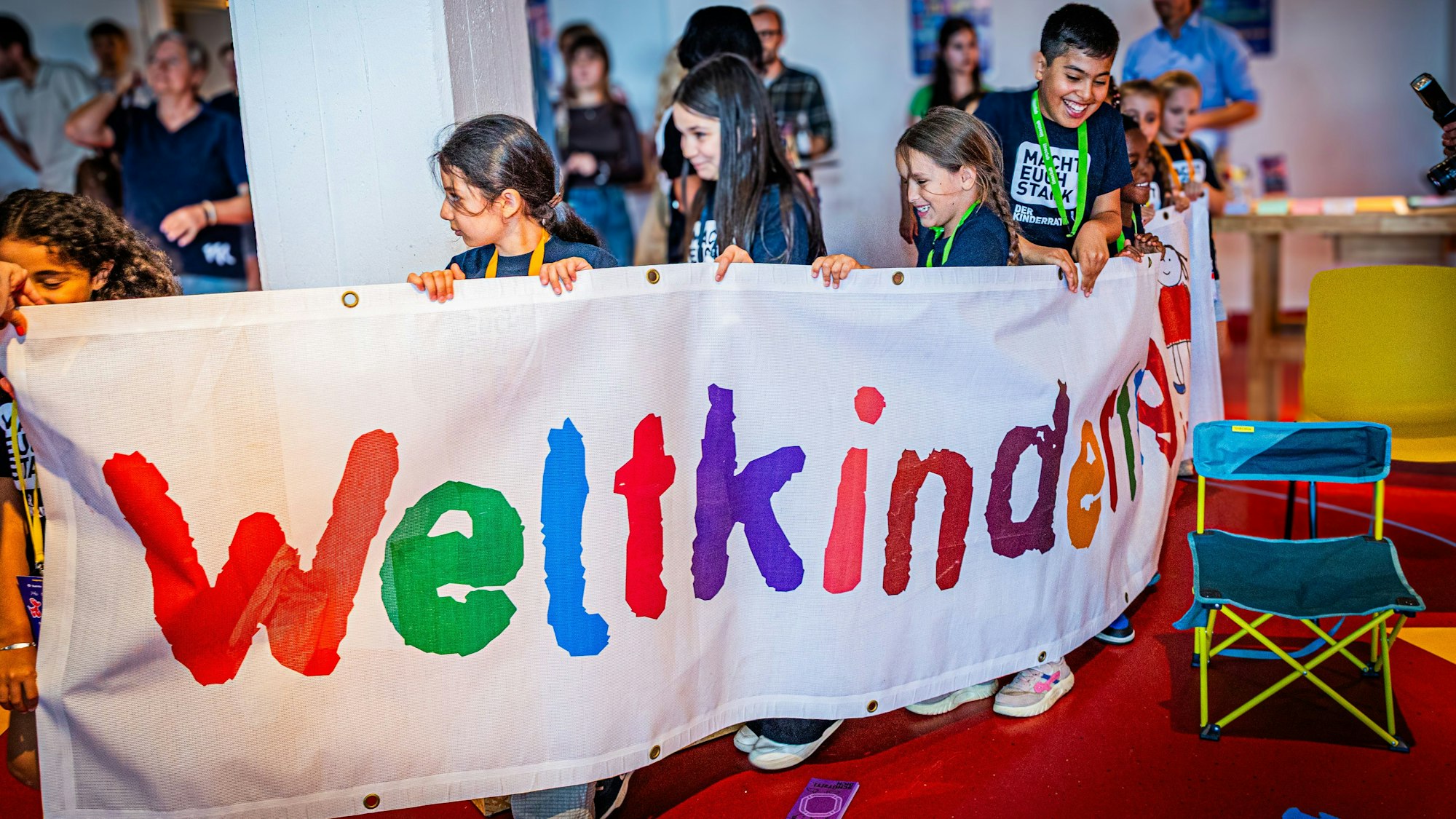 Viele Pänz waren bei der Programmvorstellung des Kinderfestes dabei, die im Olympiamuseum stattfand.