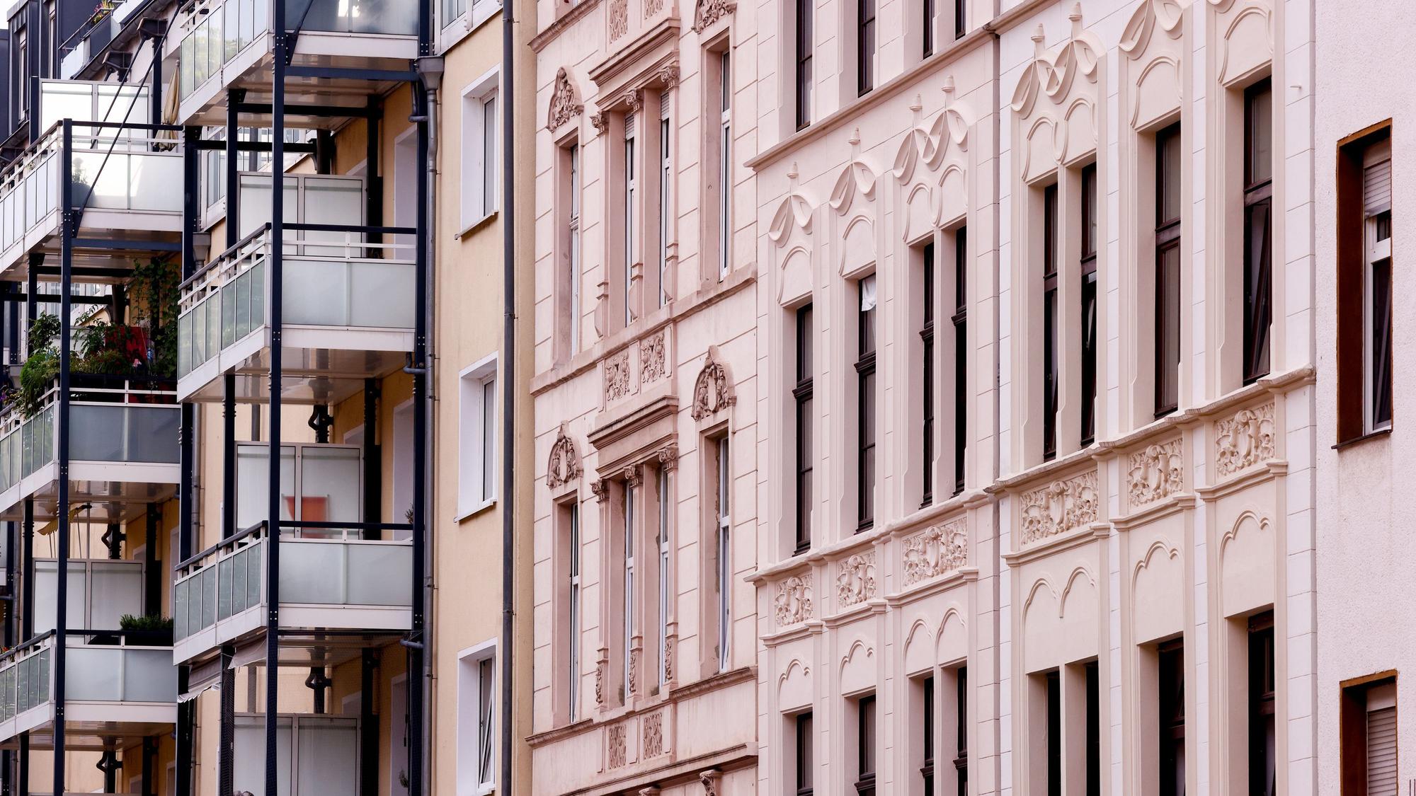 Altbauten in der Merowingerstraße in der Kölner Südstadt: Die Preise für Immobilien steigen weiter, Altbauten sind bei Käufern und Mietern sehr beliebt.