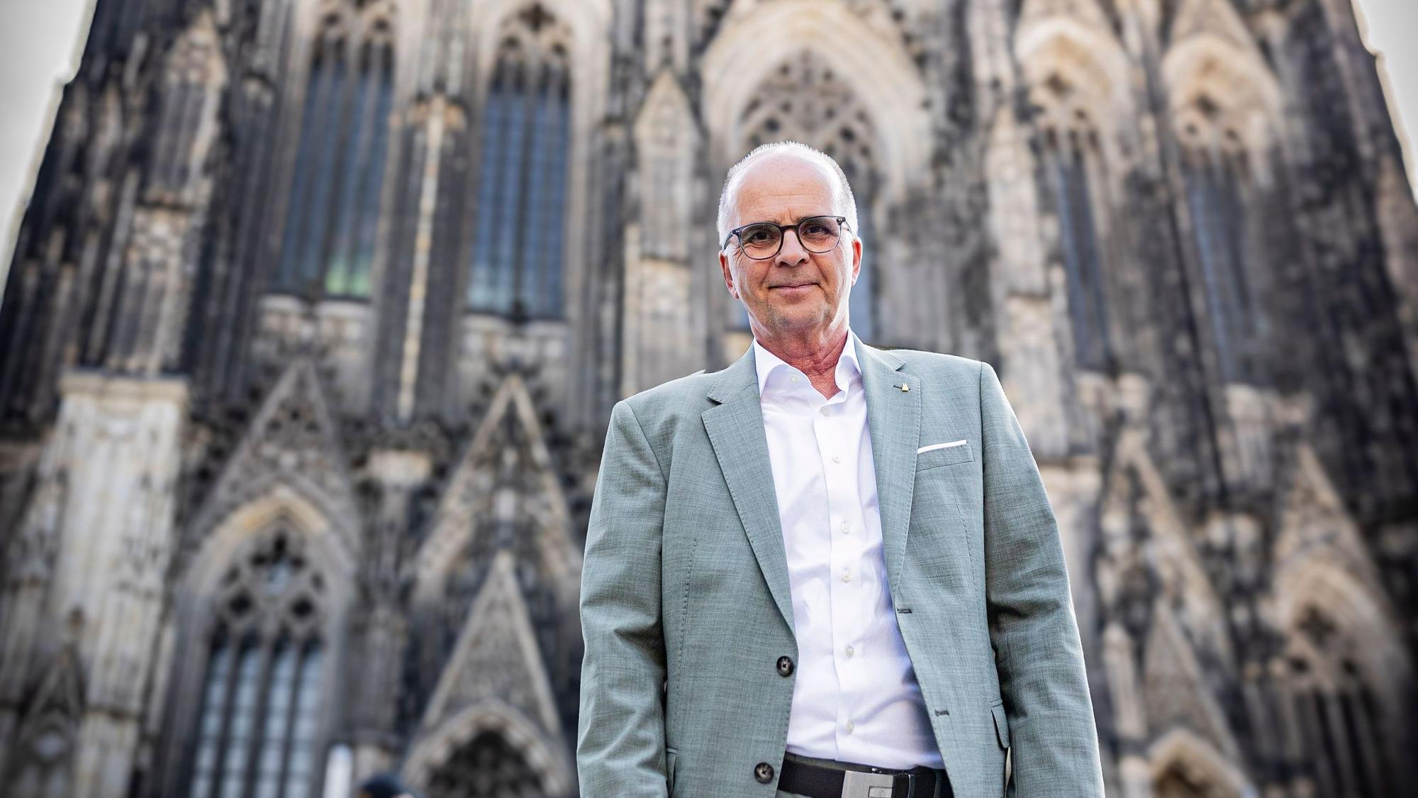 Vor dem Dom wollte sich Markus Greitemann zum Gespräch treffen.Meike Böschemeyer