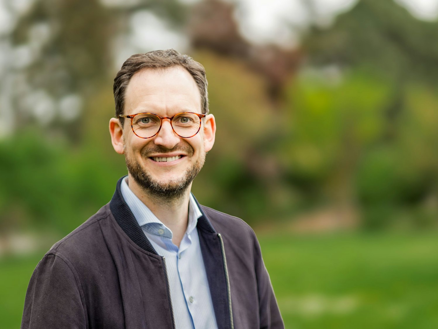 Das Bild zeigt Thilo Waasem im Portrait.
