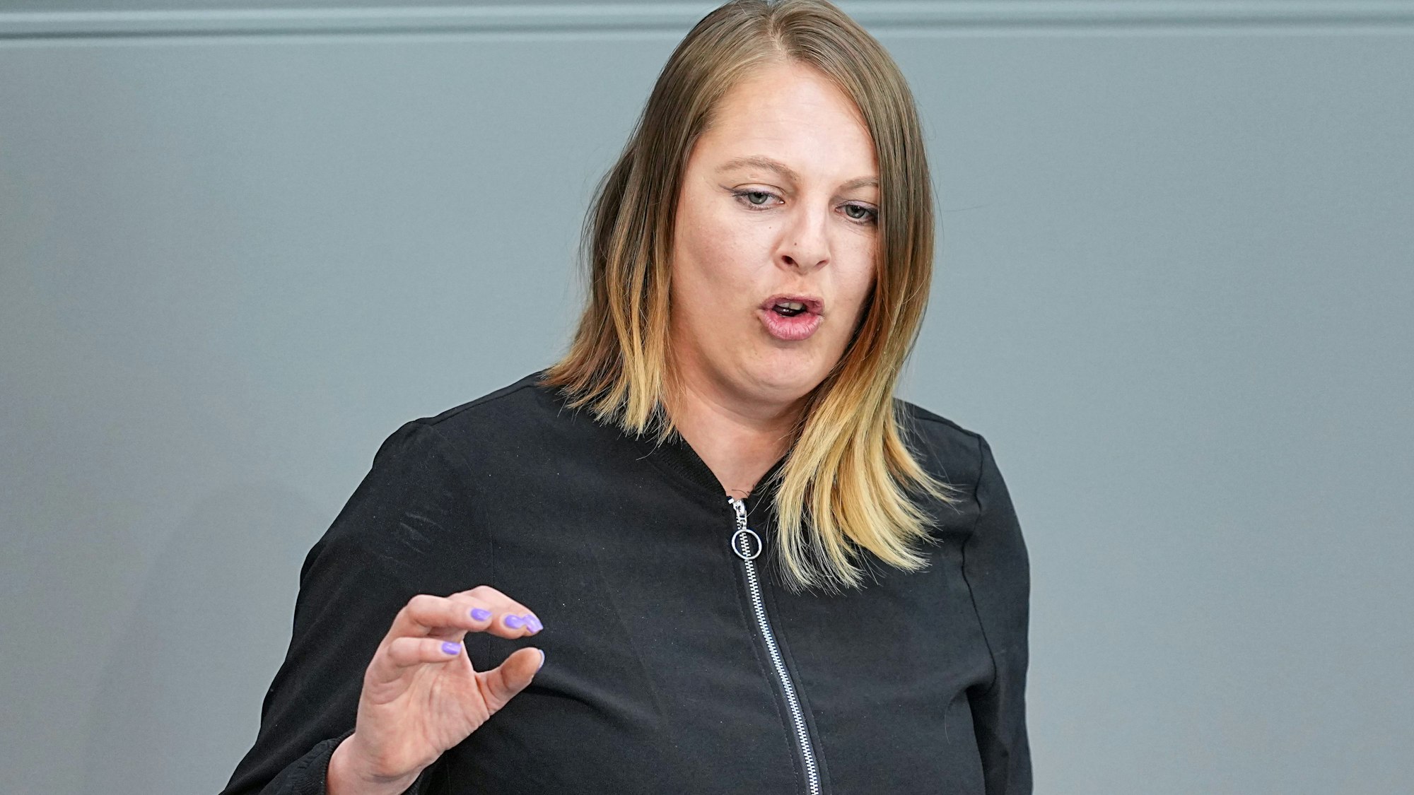 Fordert von der Bundesregierung zügige Maßnahmen in der Frage um immer steigende Mieten: Lea Reisner (Die Linke)