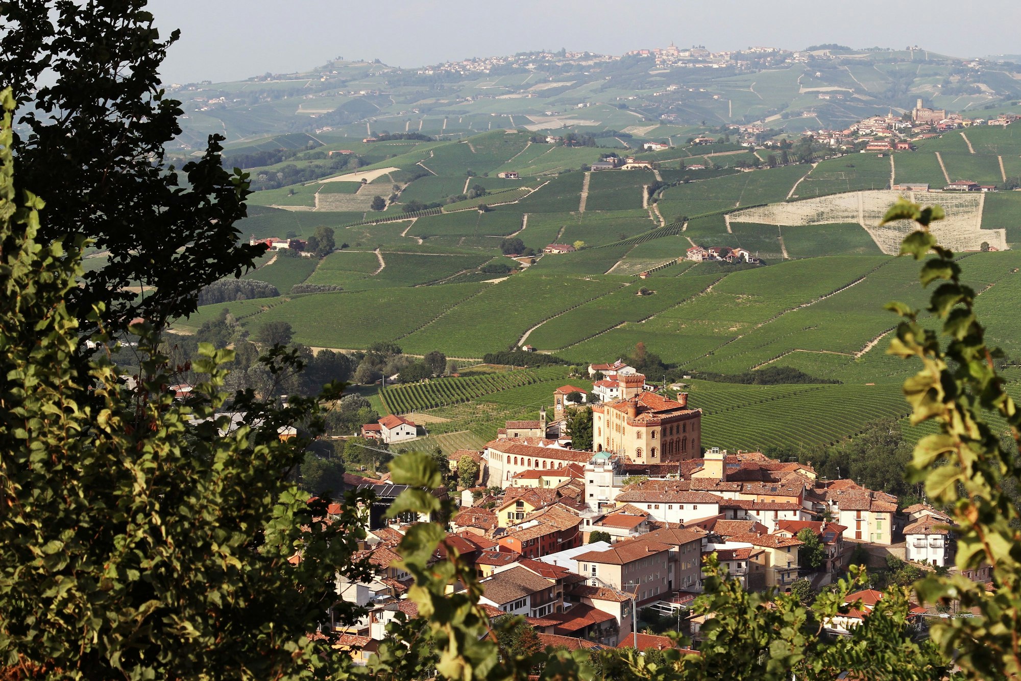 Barolo ist ein Dorf im Piemont, das einem der bekanntesten Weine der Welt seinen Namen gab.