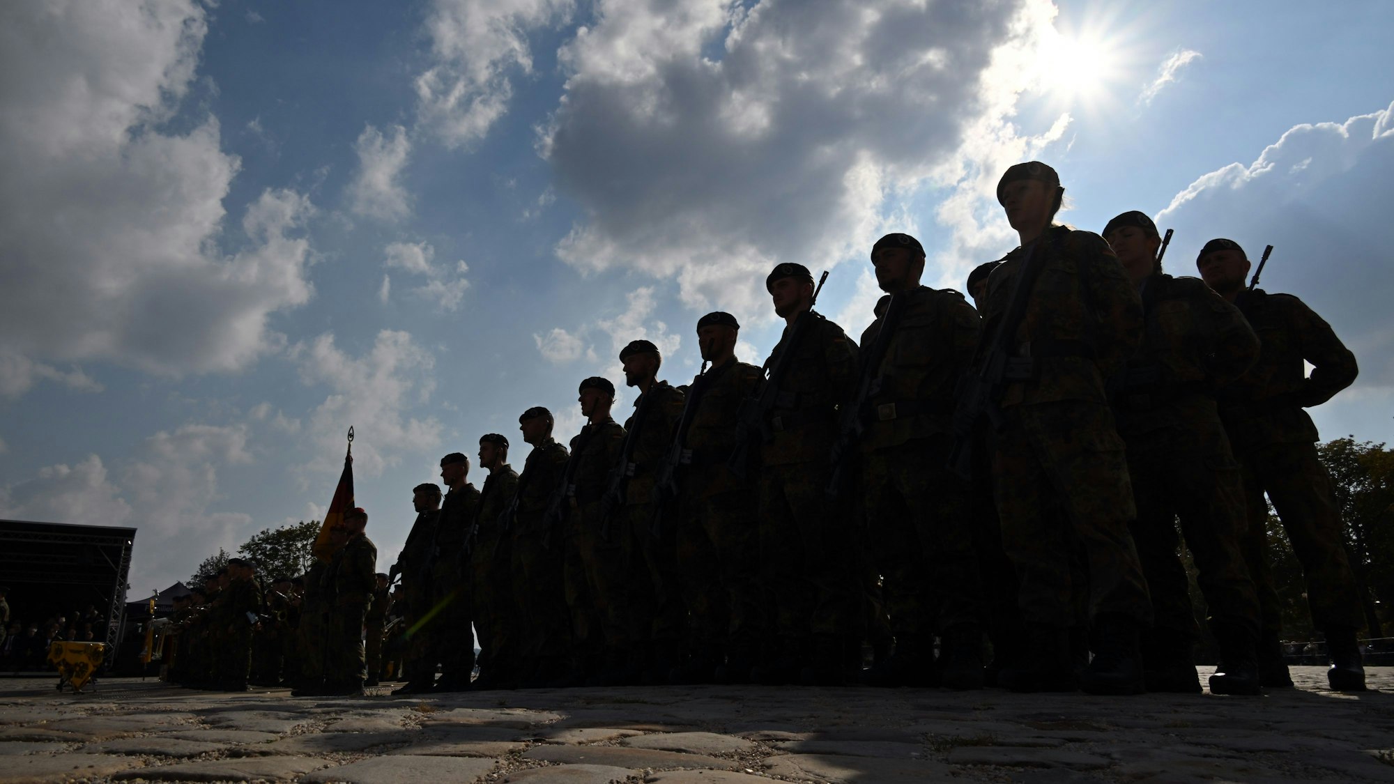 Die Bundeswehr spielt angesichts der aktuellen Bedrohungen eine immer wichtigere Rolle.