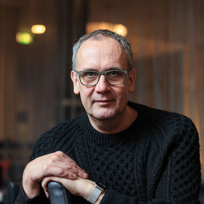 Das Foto zeigt den Schriftsteller Volker Kutscher