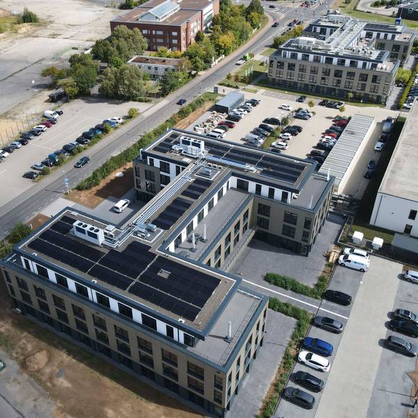 Das Bild zeigt den Office Park 2 aus der Luft fotografiert.